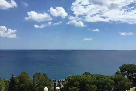 Baia Imminens Mari * Copanello